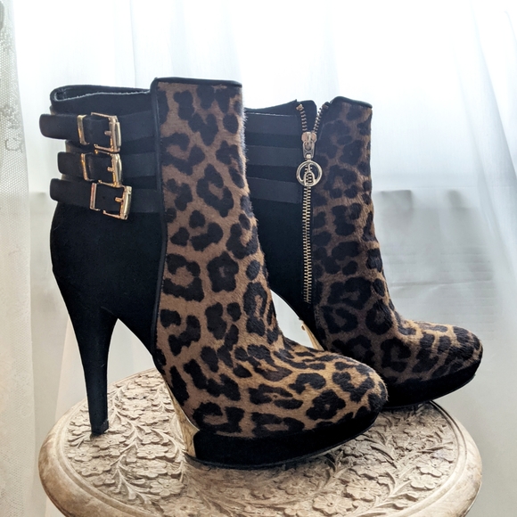The Wishbone Collection Leopard booties size 8 - Picture 2 of 16